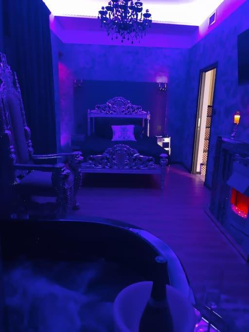 Nuit Romantique - Jacuzzi - Beziers - Romance Royale Exterior photo